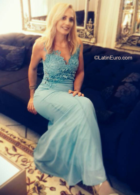 Date this good-looking Brazil girl Nycole from Salvador BR10966