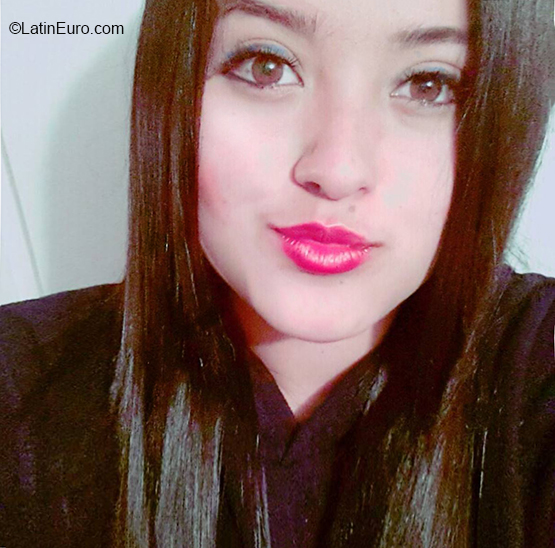 Date this hot Ecuador girl Jhoana from Guaranda EC411