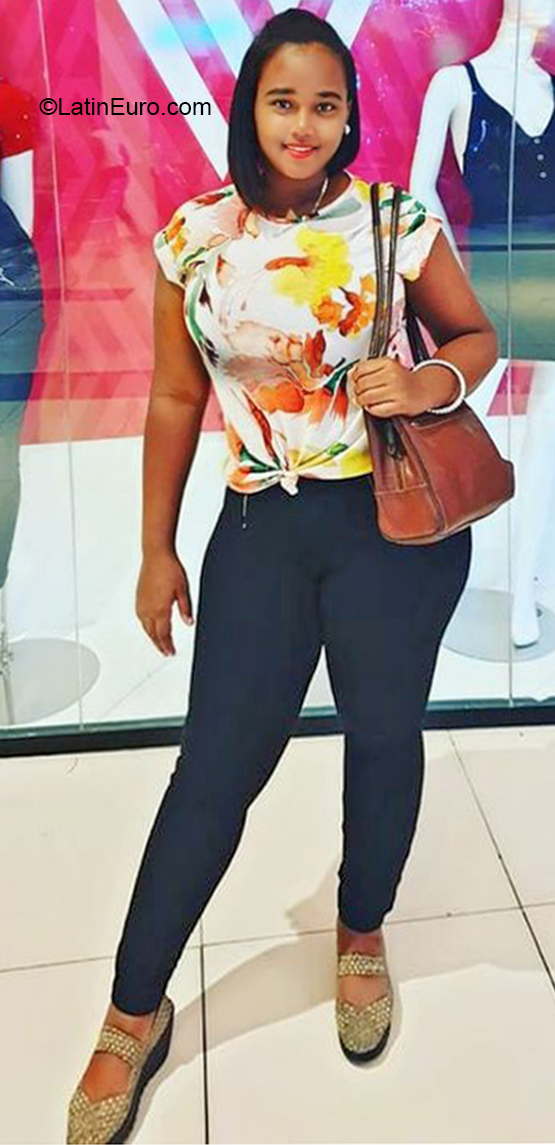 Date this delightful Dominican Republic girl Jasmileidy from Barahona DO36932