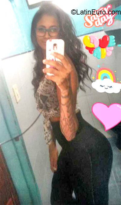Date this happy Venezuela girl Cynthia from Caracas VE2877