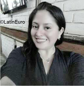 Date this pretty Peru girl Lisset from Piura PE1473