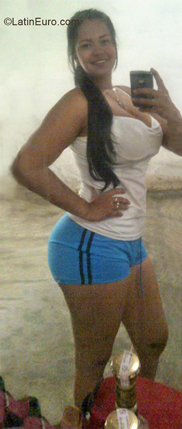 Date this pretty Venezuela girl Krismar from Barinas VE3035