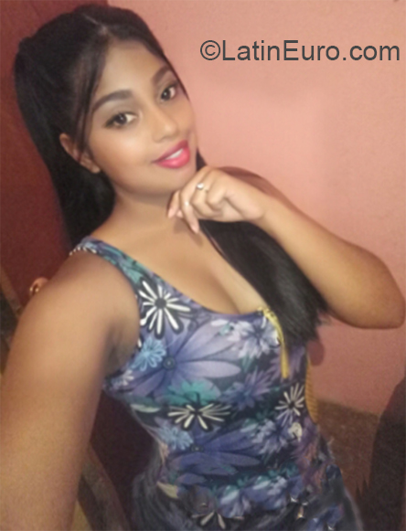 Date this lovely Venezuela girl Milagros from Ciudad Bolivar VE2933