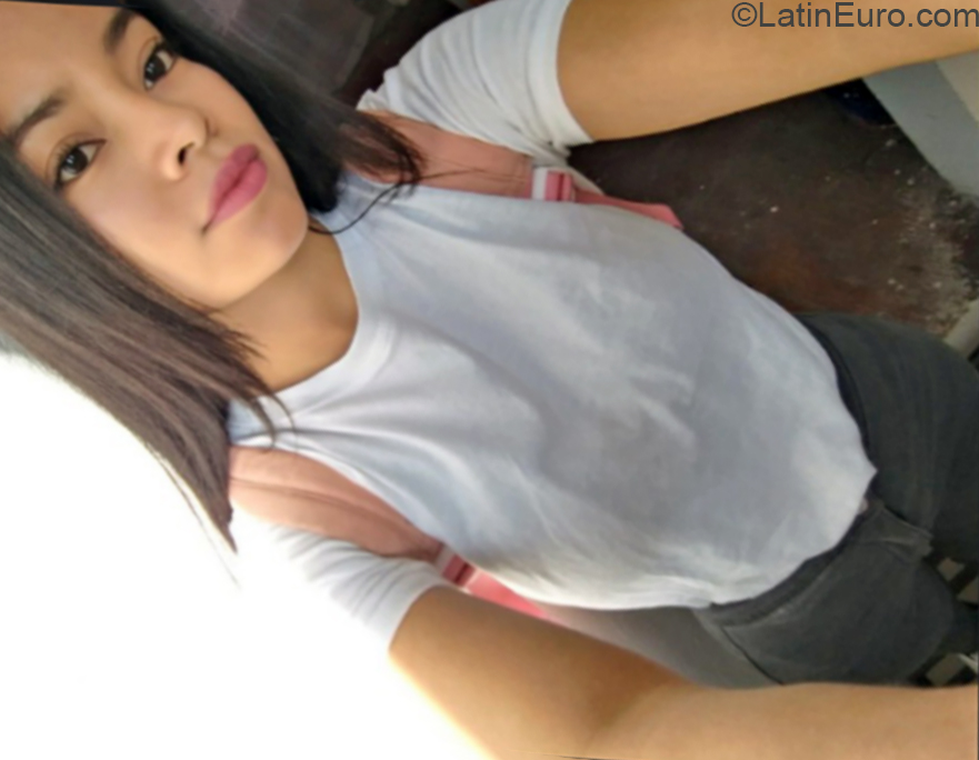Date this cute Venezuela girl Martina from Venezuela VE2939
