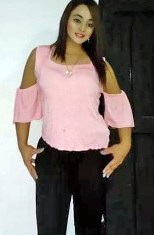 Date this attractive Colombia girl Andrea from Medellin CO26642