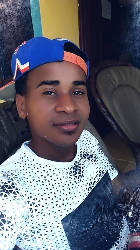 Date this athletic Dominican Republic man Esteban from Santo Domingo DO37192