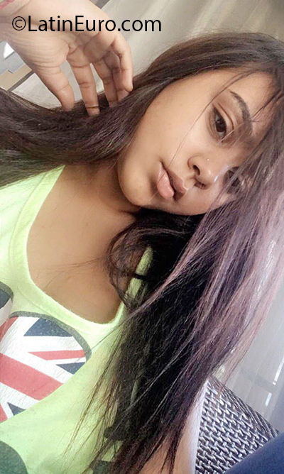 Date this exotic Dominican Republic girl Nahomy from Bonao DO37212