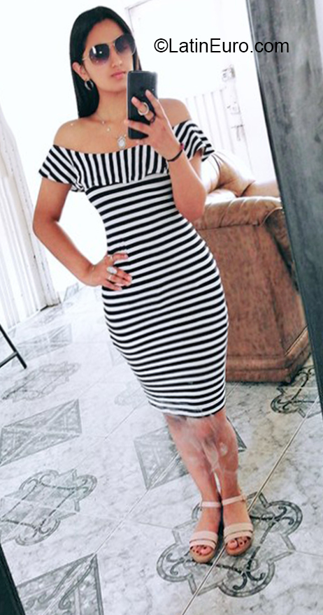 Date this gorgeous Colombia girl Ngela from Pasto CO26742