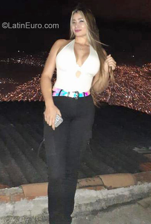 Date this exotic Colombia girl Yenni from Medellin CO26743