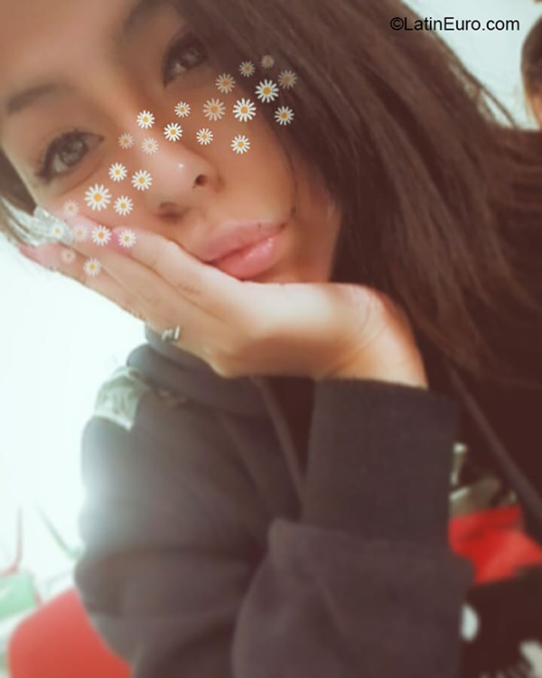 Date this passionate Argentina girl Esmeralda from Buenos Aires AR328