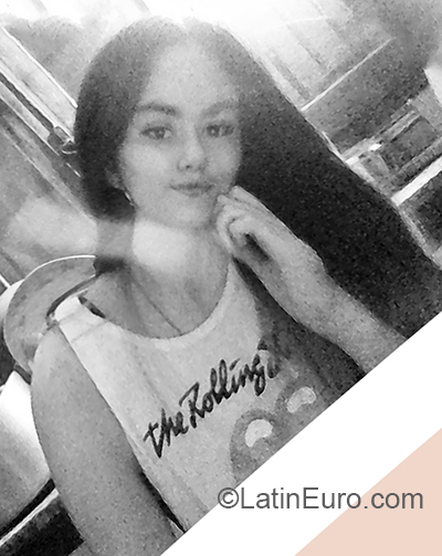 Date this sultry Argentina girl Sol from Mendoza AR340