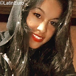 Date this charming Argentina girl Dai from Buenos Aires AR335