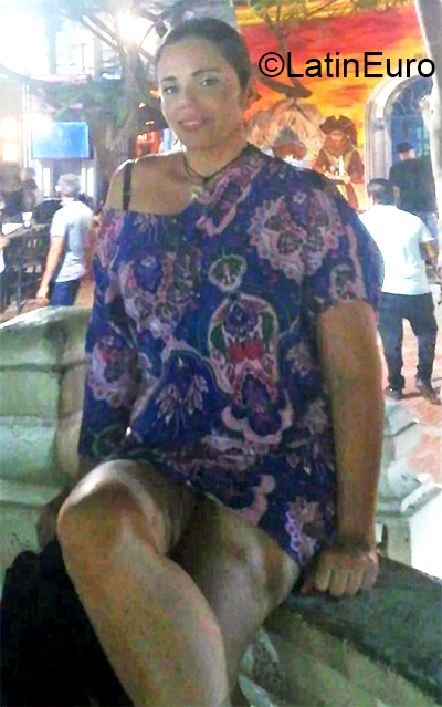 Date this nice looking Colombia girl Rosi from Cucuta CO26848