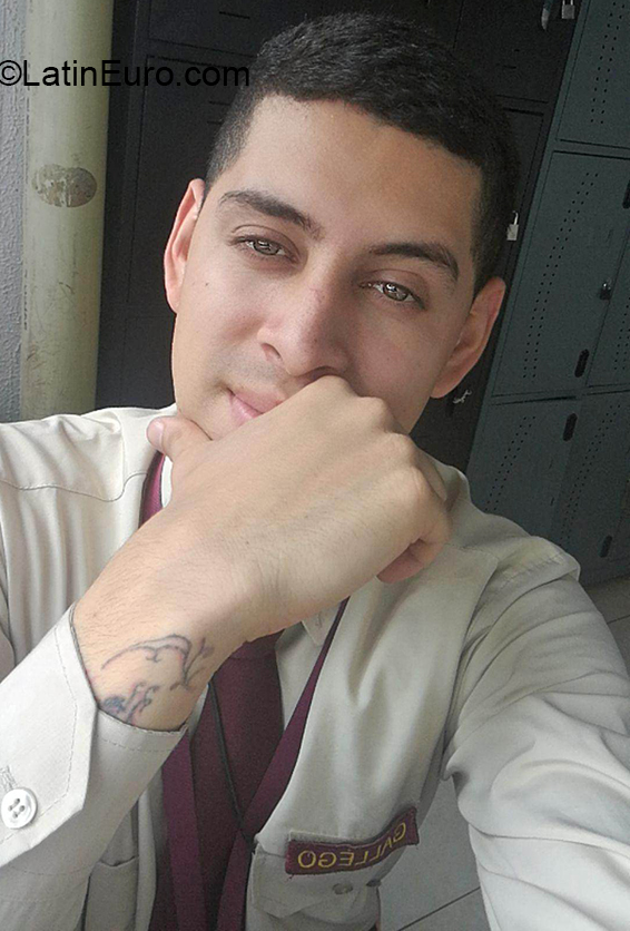 Date this sensual Colombia man Cristian from Manizales CO26862