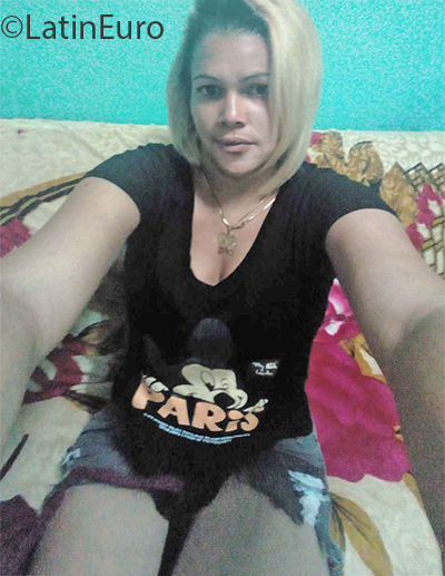 Date this hot Cuba girl Lily from Havana CU666