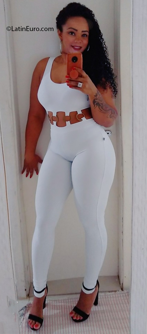 Date this voluptuous Brazil girl Cassia from Sao Paulo BR11080