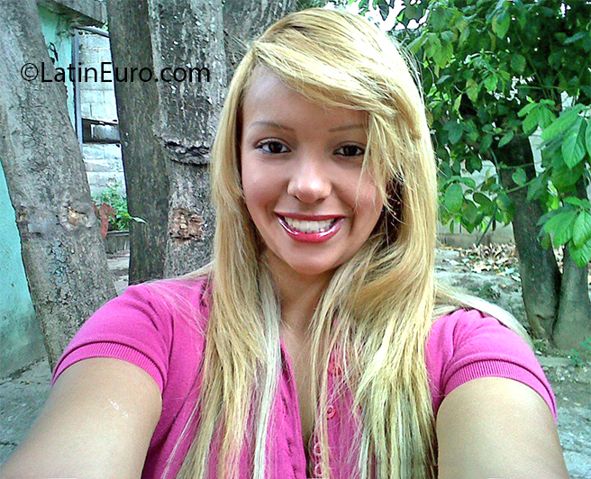 Date this sensual Venezuela girl Ana from Barquisimeto VE3080