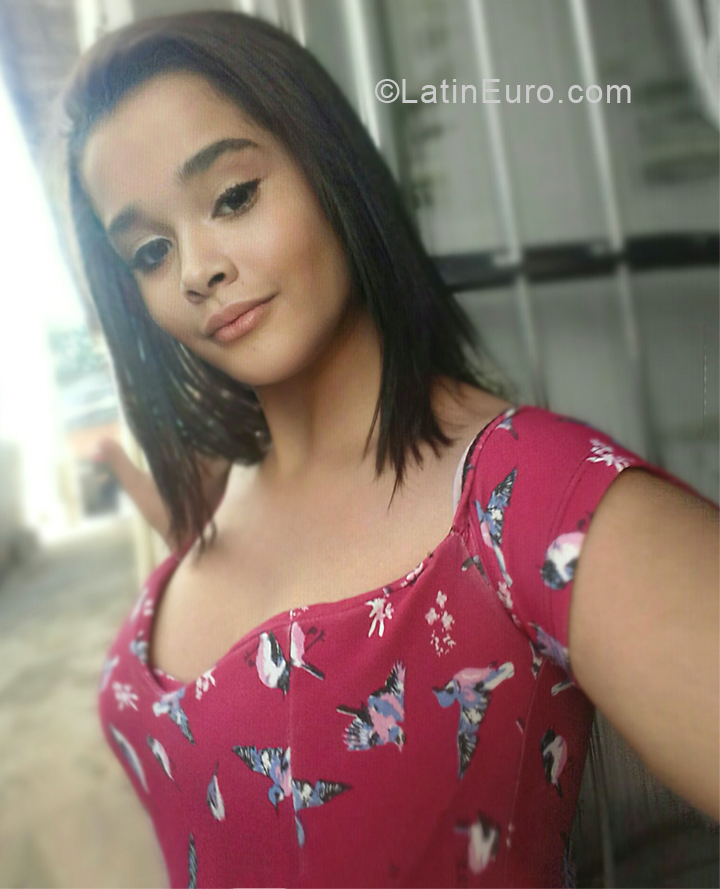 Date this georgeous Brazil girl Adriana from Sao Paulo BR11106