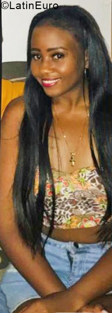 Date this sultry Colombia girl Desteni from Cali CO27160