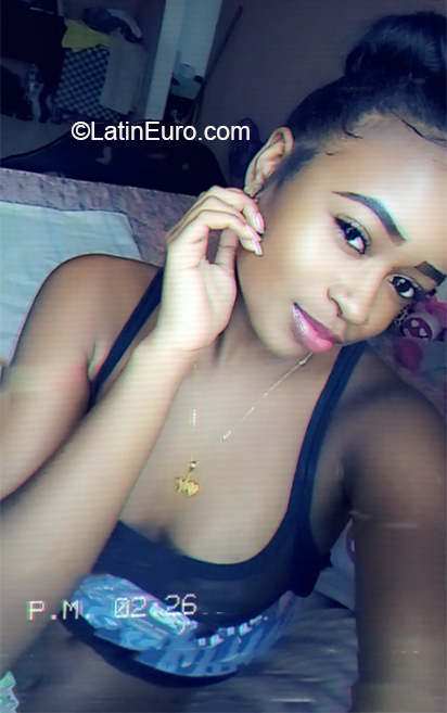 Date this voluptuous Colombia girl Nia from Cali CO27194