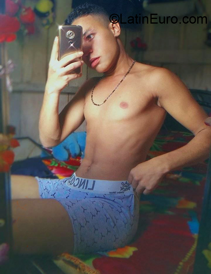 Date this sensual Colombia man Didier from Medellin CO27212
