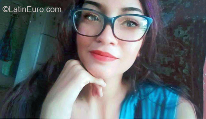 Date this beautiful Venezuela girl Carmen from Caracas VE3165