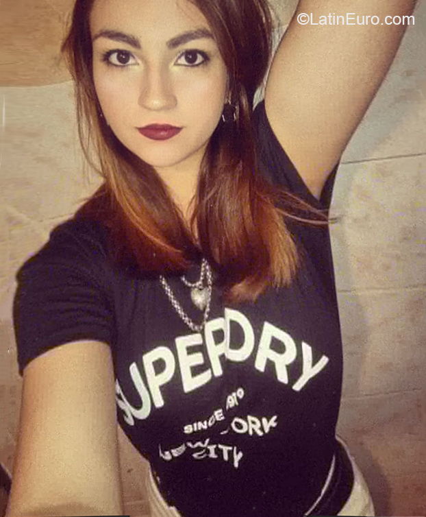 Date this young Argentina girl Candela from Mendoza AR396