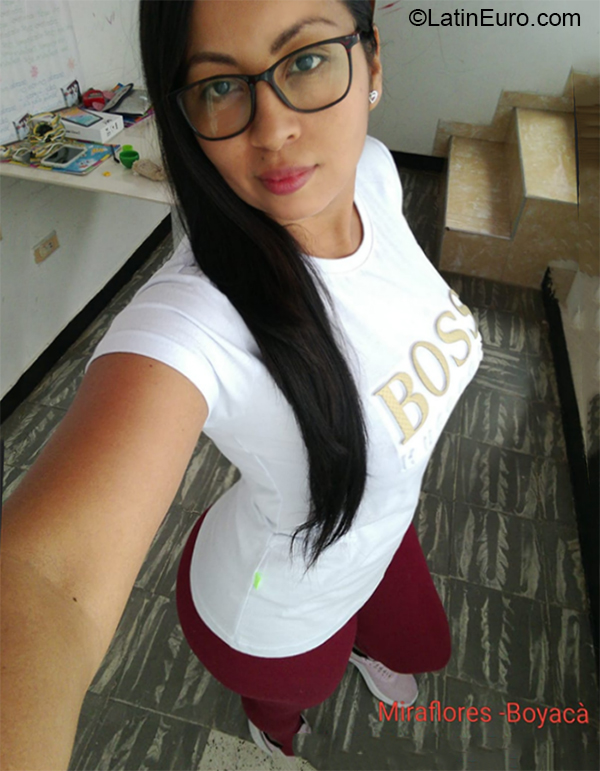 Date this georgeous Colombia girl Sandra from Miraflores CO27258