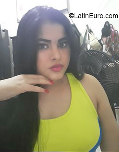 Date this foxy Colombia girl Stefania from Cartagena CO27268