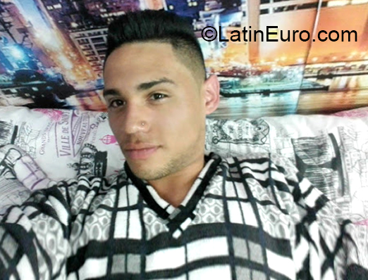 Date this exotic Colombia man Rayan from Bogota CO27312
