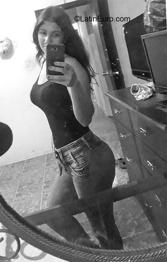 Date this beautiful Venezuela girl Mary from Trujillo VE3185