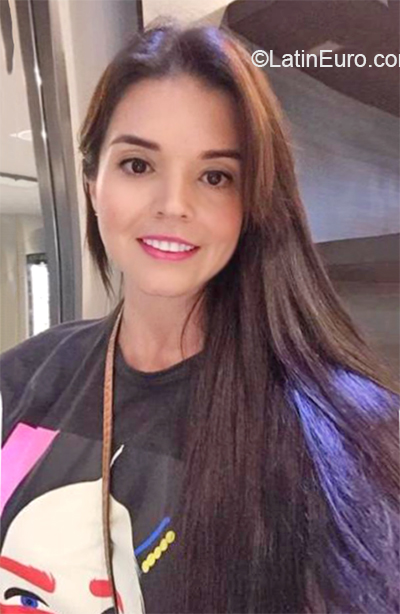 Date this pretty Colombia girl Eri from Pereira CO27364