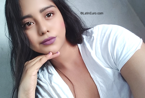 Date this georgeous Mexico girl Fernanda from Tuxtla Gutierrez MX1868