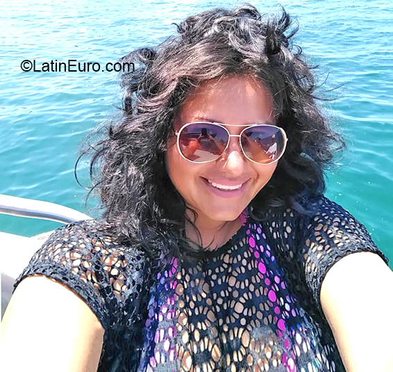Date this tall Mexico girl Leticia from Monterrey MX1885