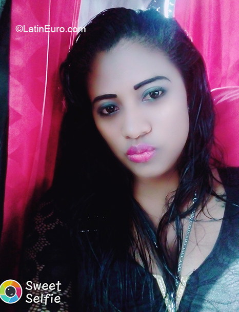 Date this pretty Ecuador girl Katherine from Guayaquil EC526