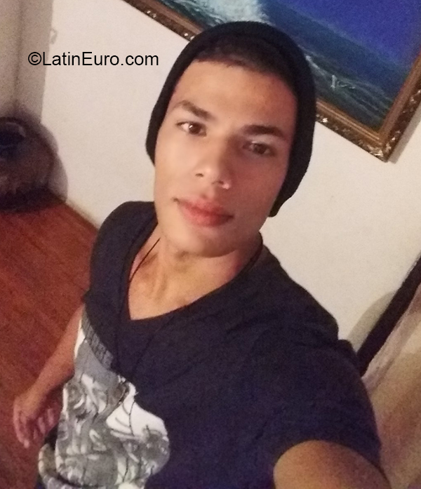Date this gorgeous Colombia man Waitery from Puerto Carreno VE3312