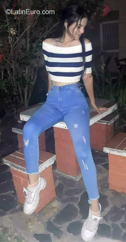 Date this delightful Venezuela girl Josmari from Trujillo VE3327