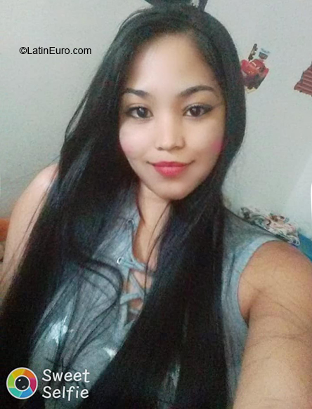 Date this stunning Colombia girl Julieth from Medellin CO33650