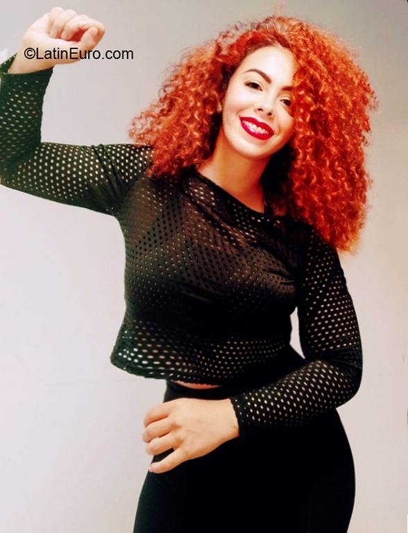 Date this sensual Colombia girl Yaki from Medellin CO28030