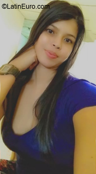 Date this nice looking Venezuela girl Hericia from Maracaibo VE3349