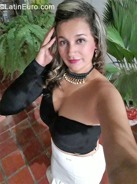 Date this young Colombia girl Yuli from Cucuta CO28075
