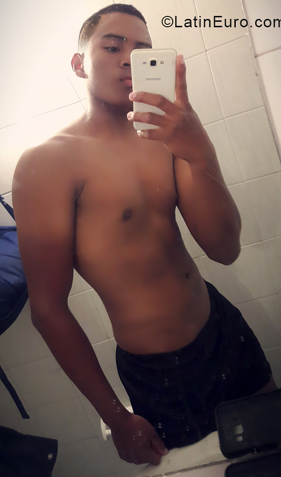 Date this hot Colombia man Liam from Bogota CO28102