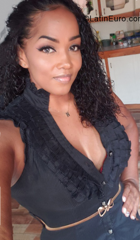 Date this attractive Costa Rica girl Nancy from Limon CR412