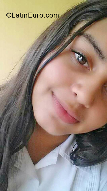 Date this happy Honduras girl Keyla from Tegucigalpa HN2824