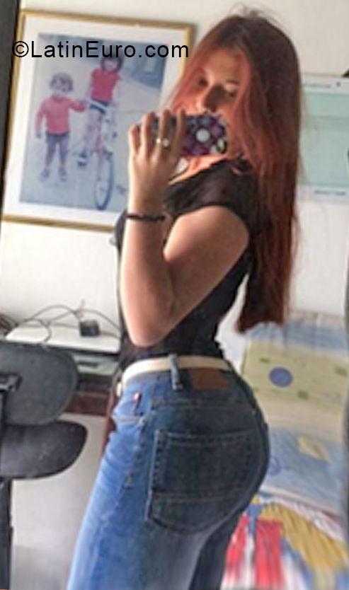 Date this attractive Colombia girl Laura from Manizales CO28195