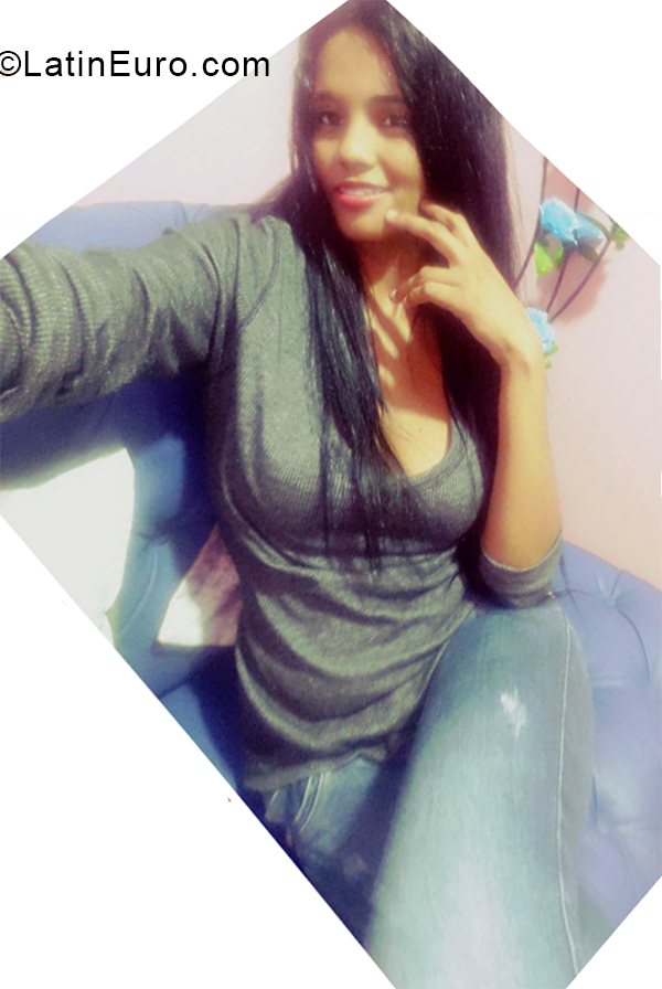 Date this young Colombia girl La Flaca from Bucaramanga CO28218