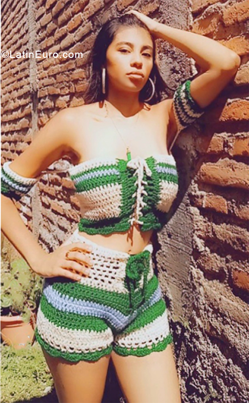 Date this lovely Honduras girl Evelin from Tegucigalpa HN2826