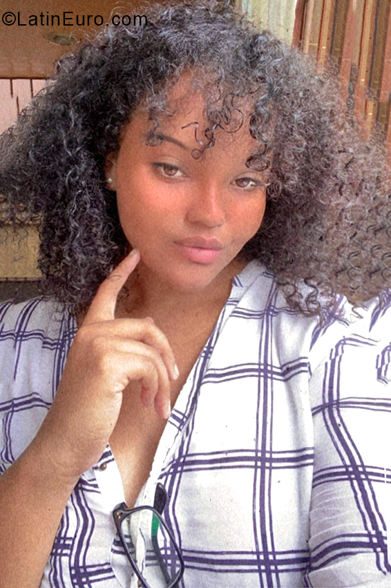 Date this attractive Ecuador girl Pao from Sucumbios EC590