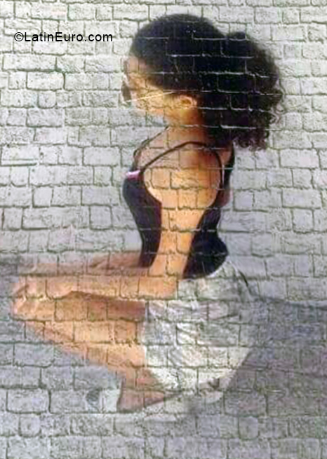 Date this young Brazil girl Sara from Goiania BR11228