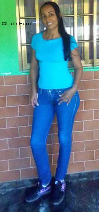 Date this sensual Venezuela girl Alejandra from Ribero VE3445
